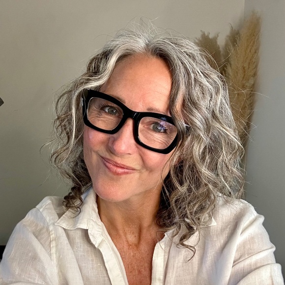 Meet your Posher, Gina - Picture 1 of 1